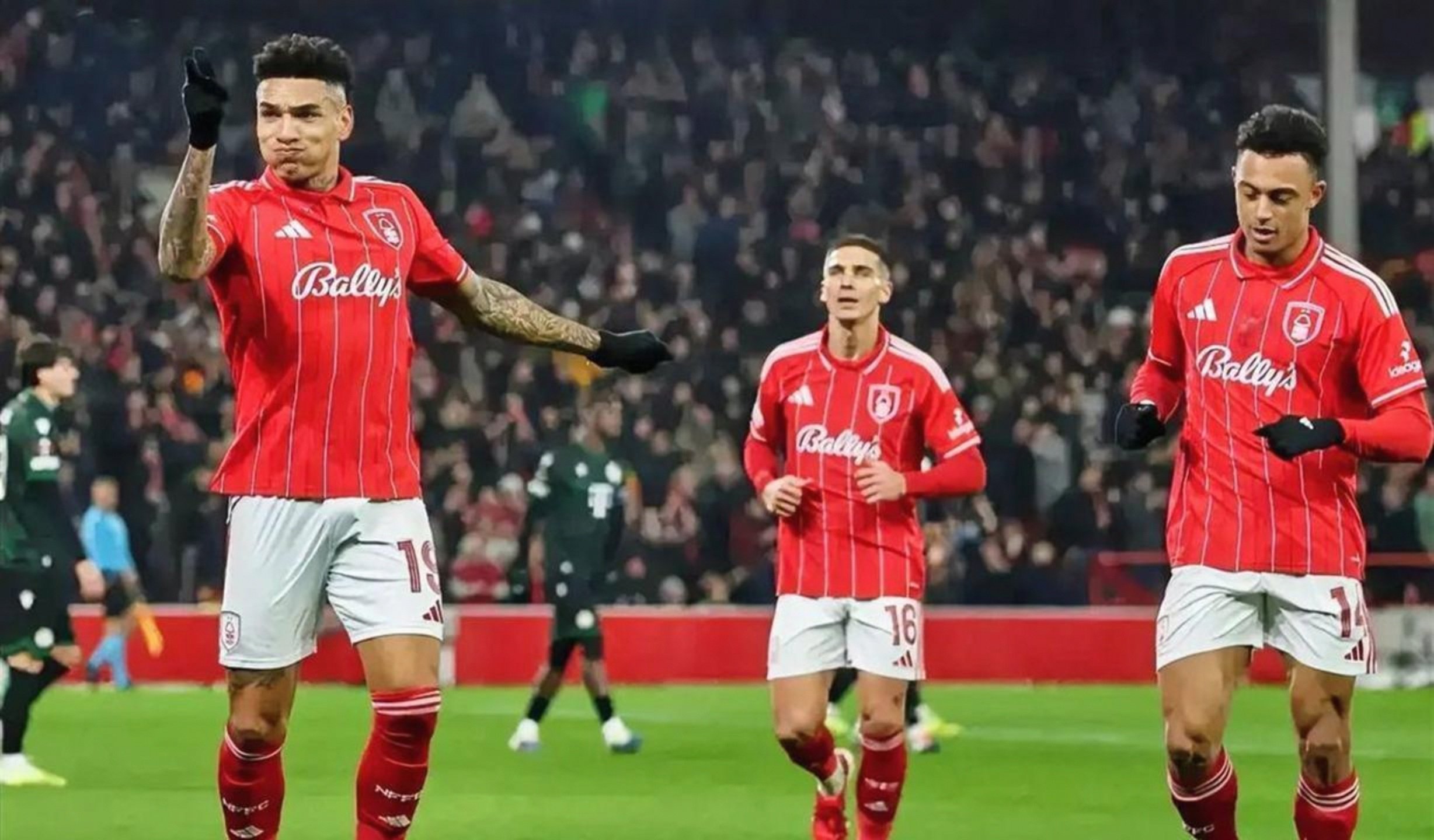 印第安纳步行者回应争议备战欧联阿斯顿维拉围绕全明星赛队长鼓劲，连对手都承认：西亚卡姆连续七场比赛得分超过势不可挡