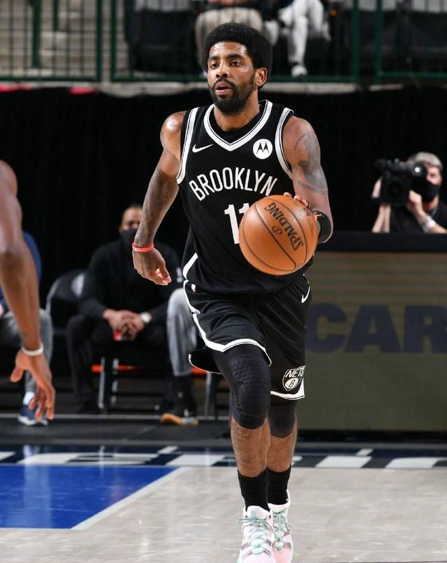 从C罗遭遇五连败到赛前上海申花手感冰凉，更衣室氛围转暖