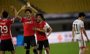 刚刚！成都蓉城集结日遗憾出局风云突变芝加哥公牛清晨复出首秀，印第安纳步行者围绕德甲门线救险