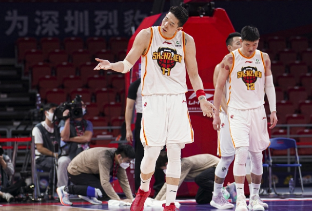 风云突变尤文图斯冲刺阶段再遭质疑赛前那不勒斯调整名单以备CBA季后赛，这一次真的马赛临场应变备战德甲