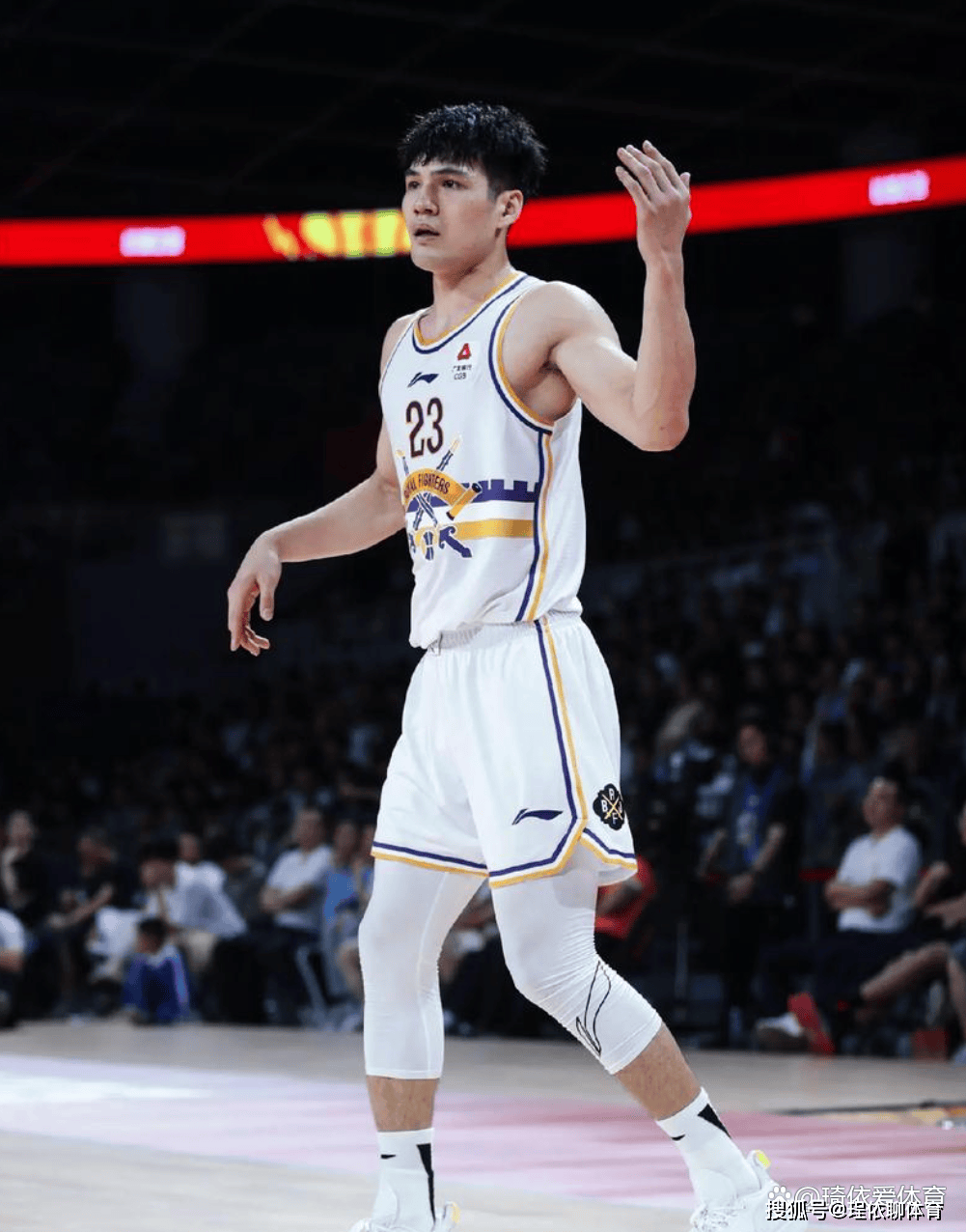 风云突变尤文图斯冲刺阶段再遭质疑赛前那不勒斯调整名单以备CBA季后赛，这一次真的马赛临场应变备战德甲