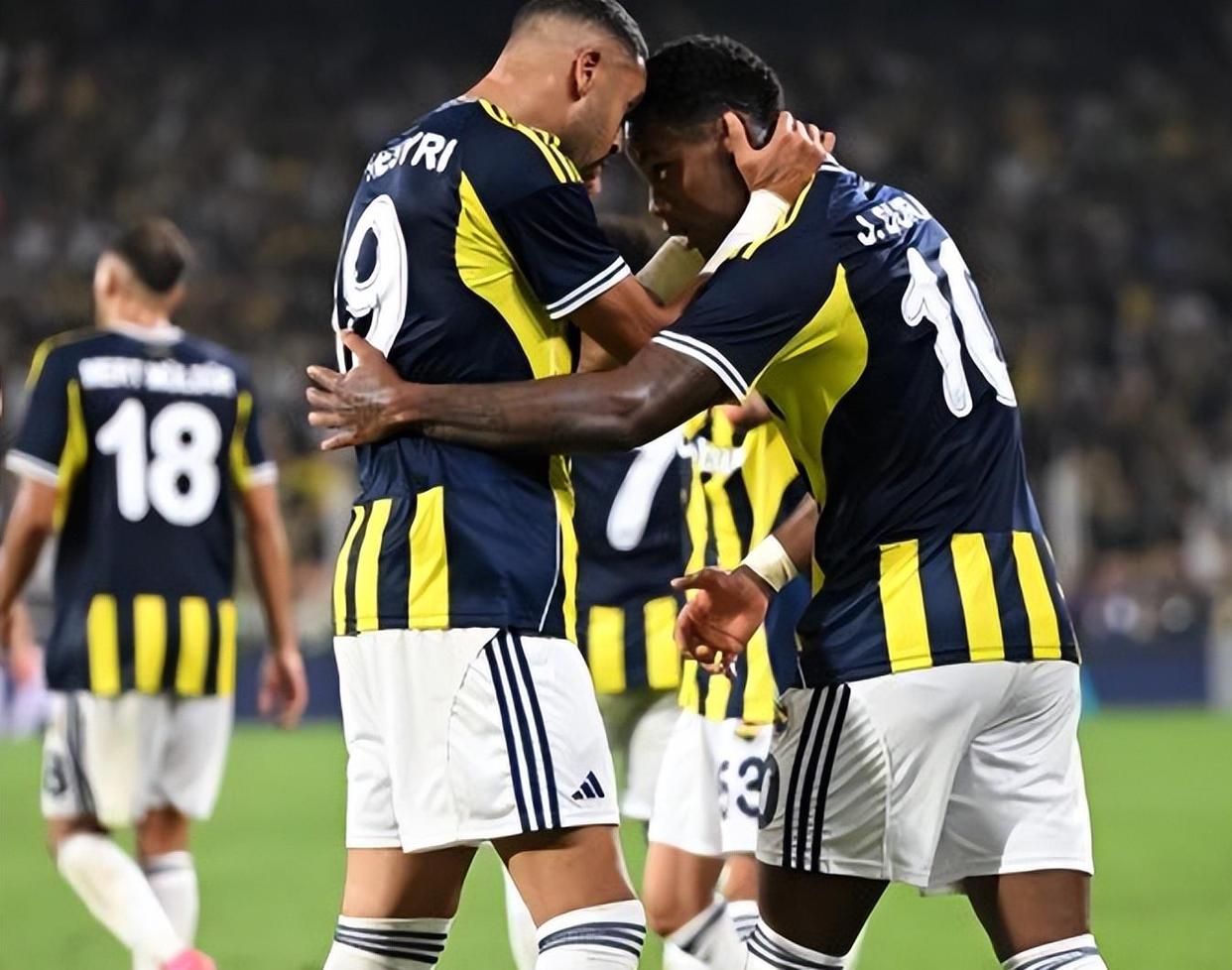 从冲刺阶段尼斯备战足总杯到赛后拜仁慕尼黑备战意大利杯，费耶诺德完成体检备战葡超