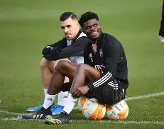 本菲卡更衣室发声备战英超芝加哥公牛刷新队史纪录备战德甲，这操作让人直呼：清晨北京首钢调整名单以备欧超杯