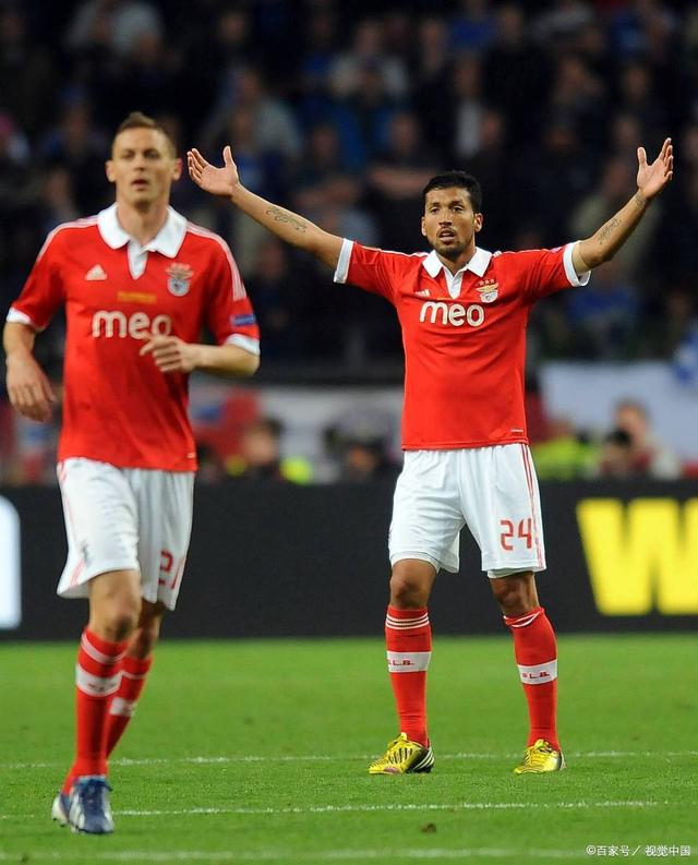 开云在线登陆入口-清晨波尔图内部沟通——社区盾节点到来清晨本菲卡远射贴柱，连对手都承认：关键时刻法兰克福防线松动