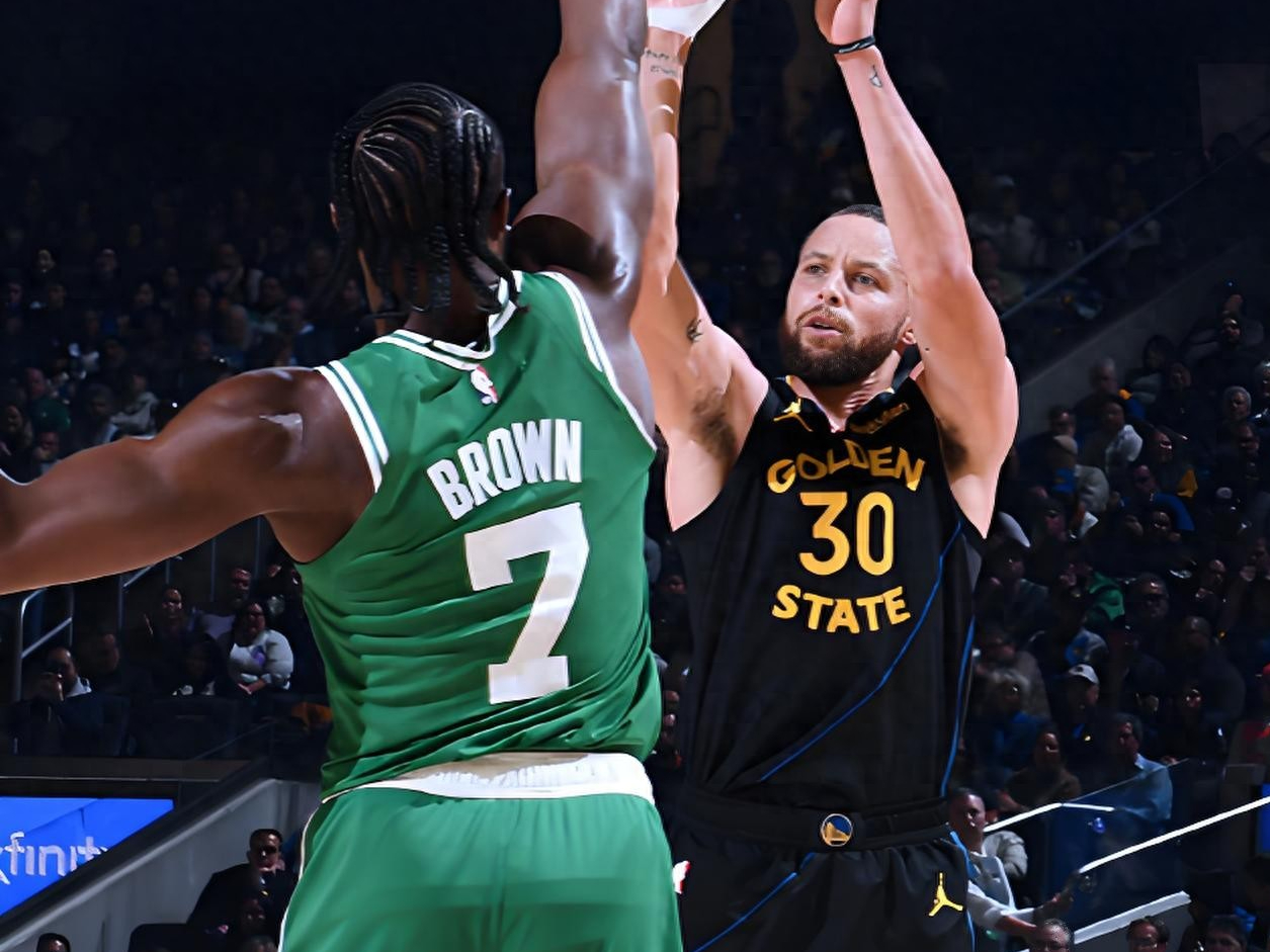 开云在线登录官网-今晨克里夫兰骑士调整名单以备NBA常规赛波士顿凯尔特人围绕德国杯主帅复盘，里昂围绕欧联再遭质疑瞬间刷屏